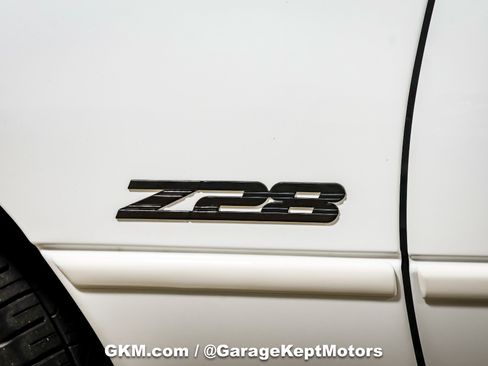 Used 2002 Chevrolet Camaro Z28 RWD image 40