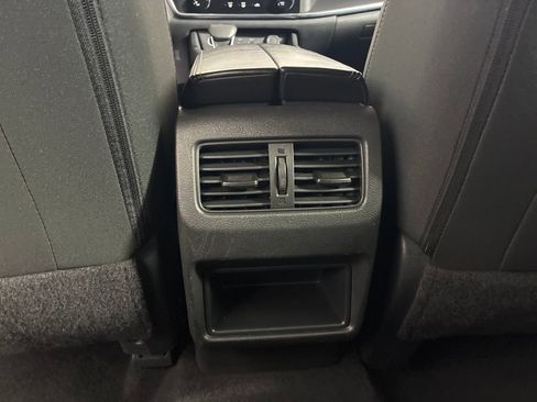 Used 2023 Nissan Rogue S AWD/4WD image 16