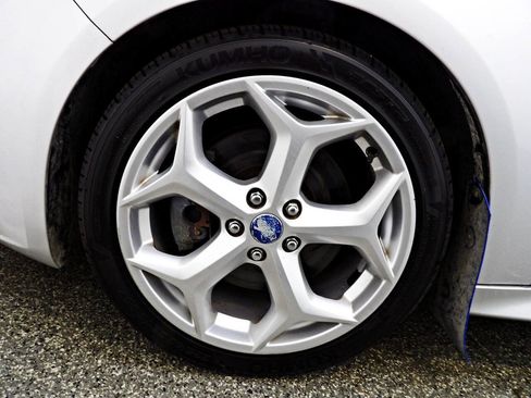 Used 2013 Ford Focus ST FWD image 18