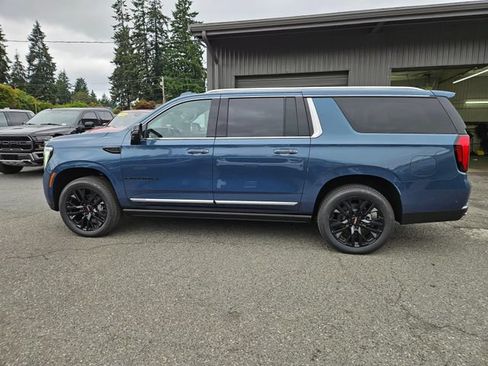 New 2026 GMC Yukon XL Denali w/ Denali Reserve Package AWD/4WD image 2
