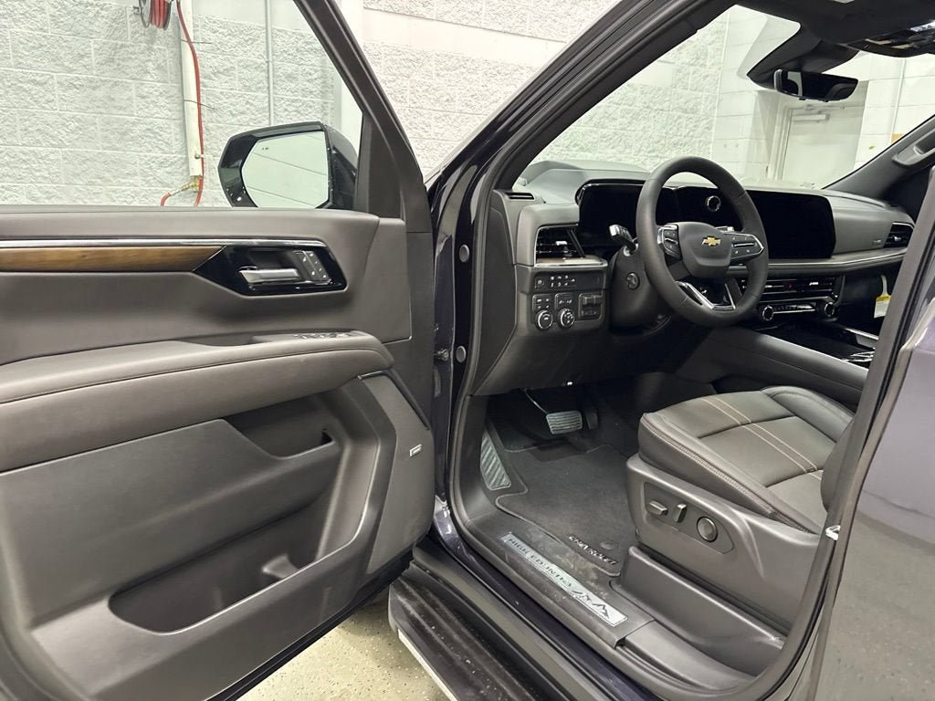 New 2026 Chevrolet Tahoe High Country w/ Sun And Tow Package AWD/4WD image 12