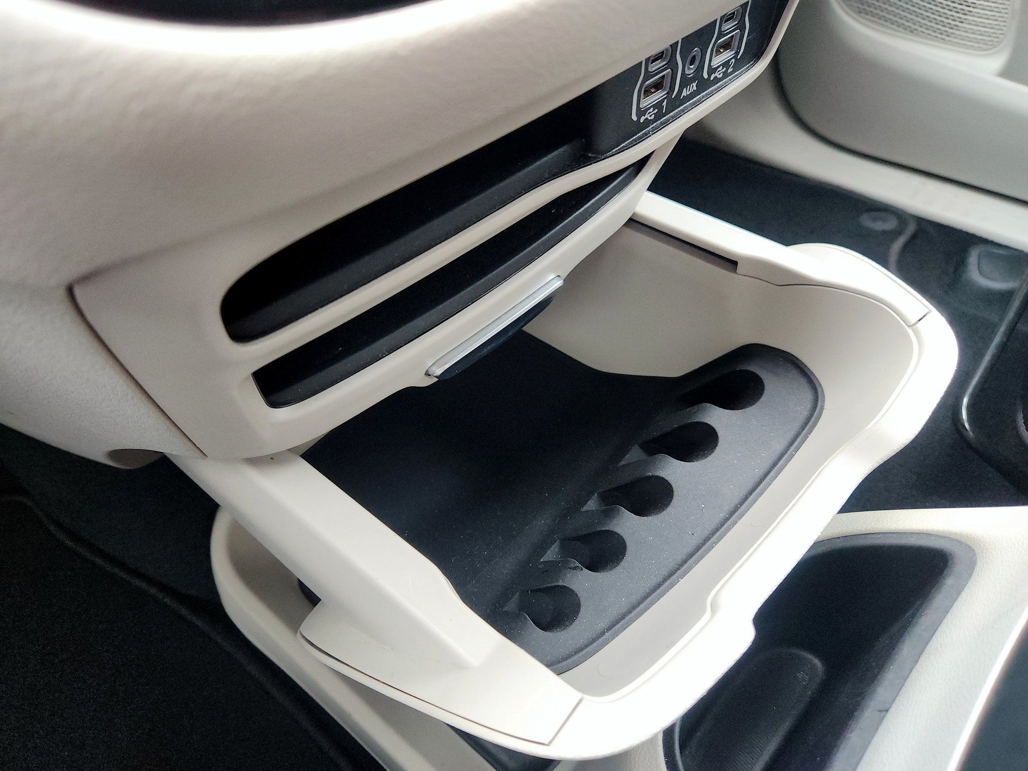 Used 2024 Chrysler Pacifica Touring-L FWD image 28