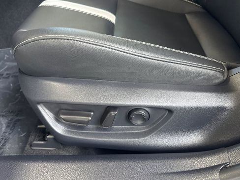 Used 2025 Toyota Camry SE FWD image 15