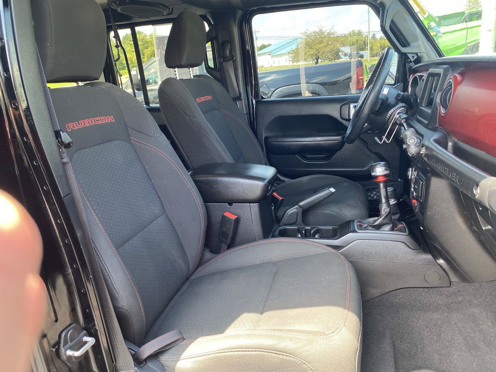 Used 2019 Jeep Wrangler Unlimited Rubicon w/ Cold Weather Group AWD/4WD image 29