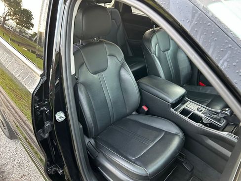 Used 2022 Kia Sorento S w/ Panoramic Sunroof Package FWD image 16