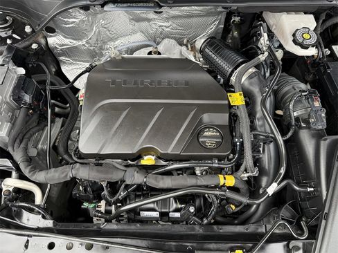 Certified 2025 Chevrolet Trax LT image 26