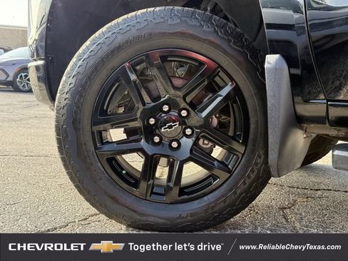 Used 2024 Chevrolet Silverado 1500 Custom Trail Boss w/ LPO, Dark Essentials Package AWD/4WD image 10