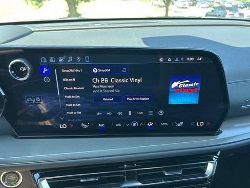 New 2026 Chevrolet Traverse LT w/ Midnight/Sport Edition image 12