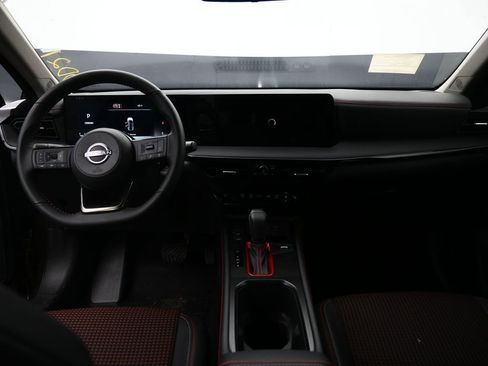 New 2026 Nissan Kicks SR w/ Cold Weather Package AWD/4WD image 13