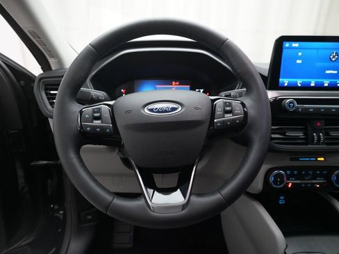 Used 2023 Ford Escape Active w/ Cold Weather Package FWD image 4