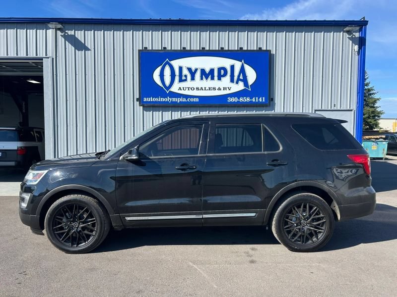 Used 2017 Ford Explorer XLT w/ Equipment Group 202A AWD/4WD image 1