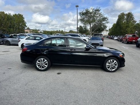 Used 2019 Mercedes-Benz C 300 4MATIC Sedan image 6