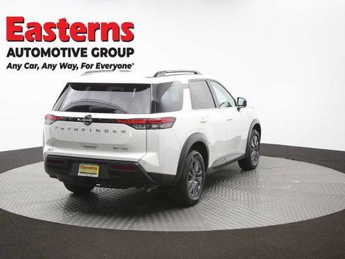 Used 2023 Nissan Pathfinder SV w/ SV Premium Package AWD/4WD image 42
