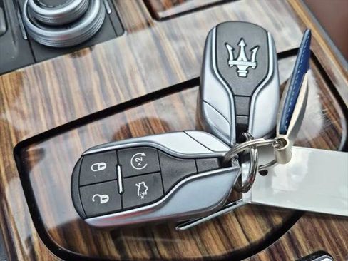 Used 2017 Maserati Ghibli S image 17