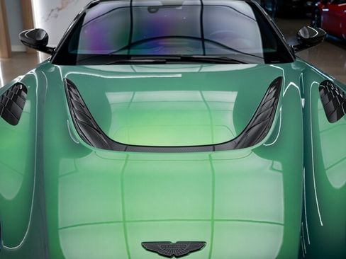 Used 2023 Aston Martin DBS Coupe image 32