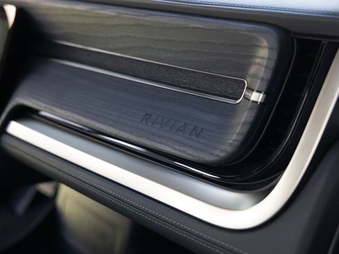 Used 2025 Rivian R1S Adventure image 25