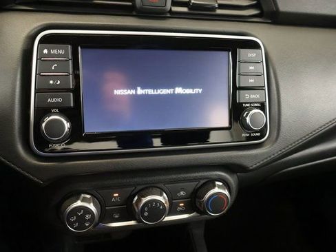 Used 2025 Nissan Versa S w/ Trunk Package image 19