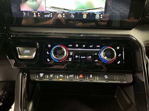 New 2026 GMC Sierra 2500 AT4 w/ AT4 Premium Plus Package AWD/4WD image 17