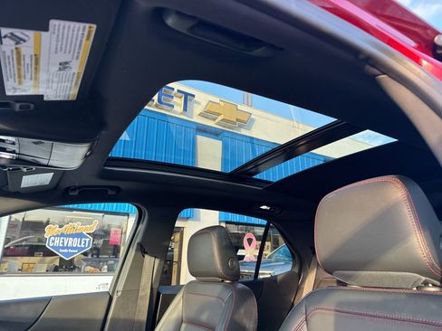 Used 2024 Chevrolet Equinox RS w/ RS Leather Package image 30