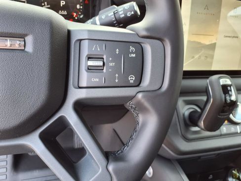 Certified 2025 Land Rover Defender 110 X-Dynamic SE image 27