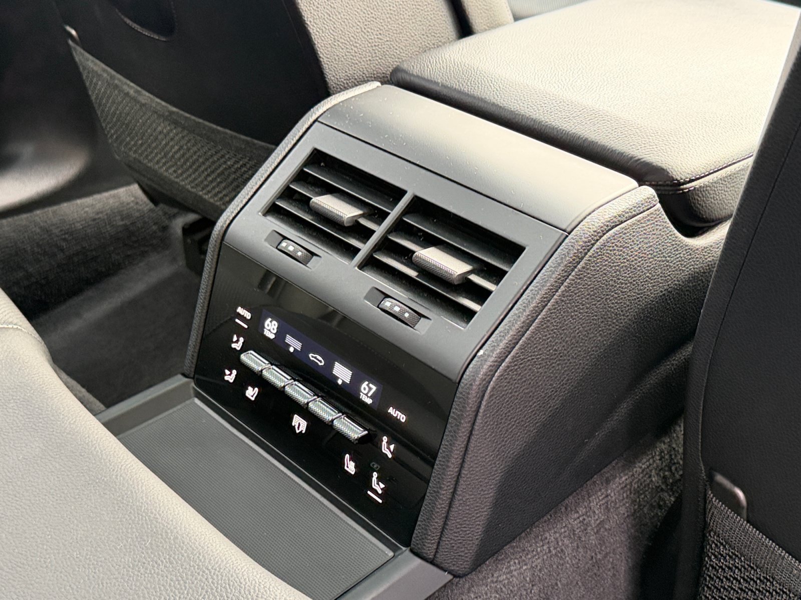 Certified 2025 Porsche Panamera 4 AWD/4WD image 29