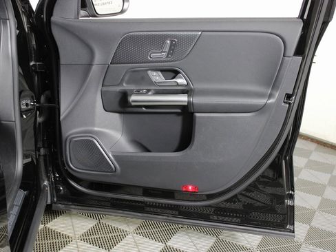 Certified 2025 Mercedes-Benz GLA 250 image 28