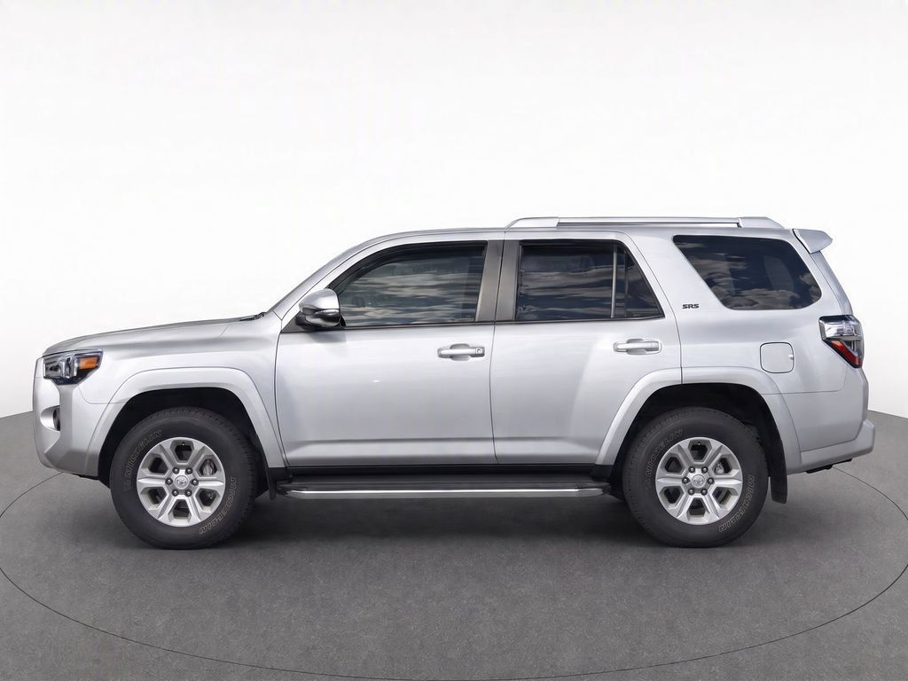 Used 2017 Toyota 4Runner SR5 Premium AWD/4WD image 2