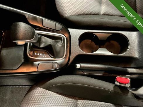Used 2025 Kia Soul LX w/ LX Technology Package FWD image 17