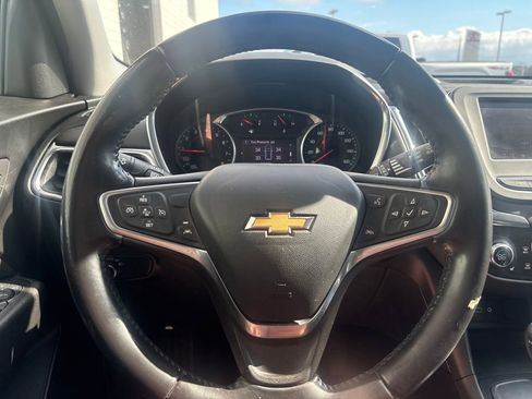 Used 2022 Chevrolet Equinox LT image 19