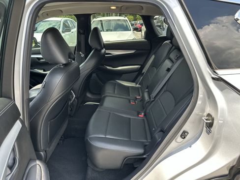 Used 2019 INFINITI QX50 Luxe w/ Protection Package FWD image 4