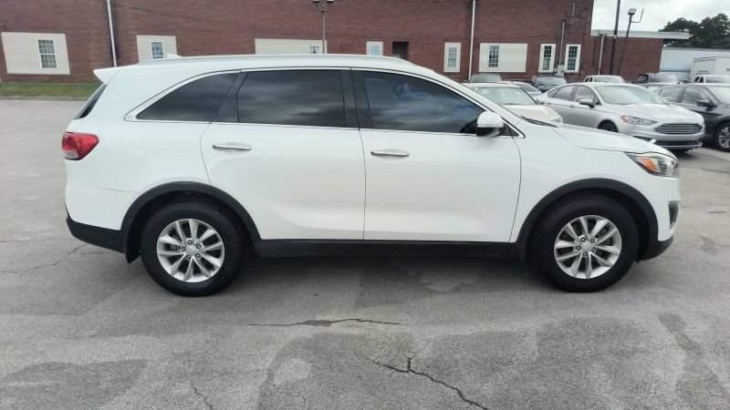 Used 2017 Kia Sorento FWD w/ LX Convenience Package image 6