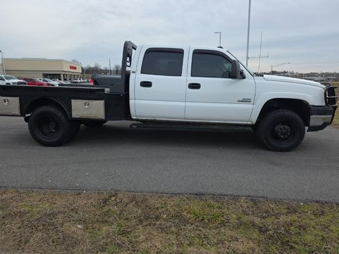 Used 2006 Chevrolet Silverado 3500 LT w/ Heavy-Duty Power Package image 4