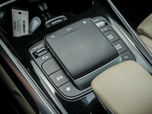 Used 2021 Mercedes-Benz GLB 250 4MATIC image 58