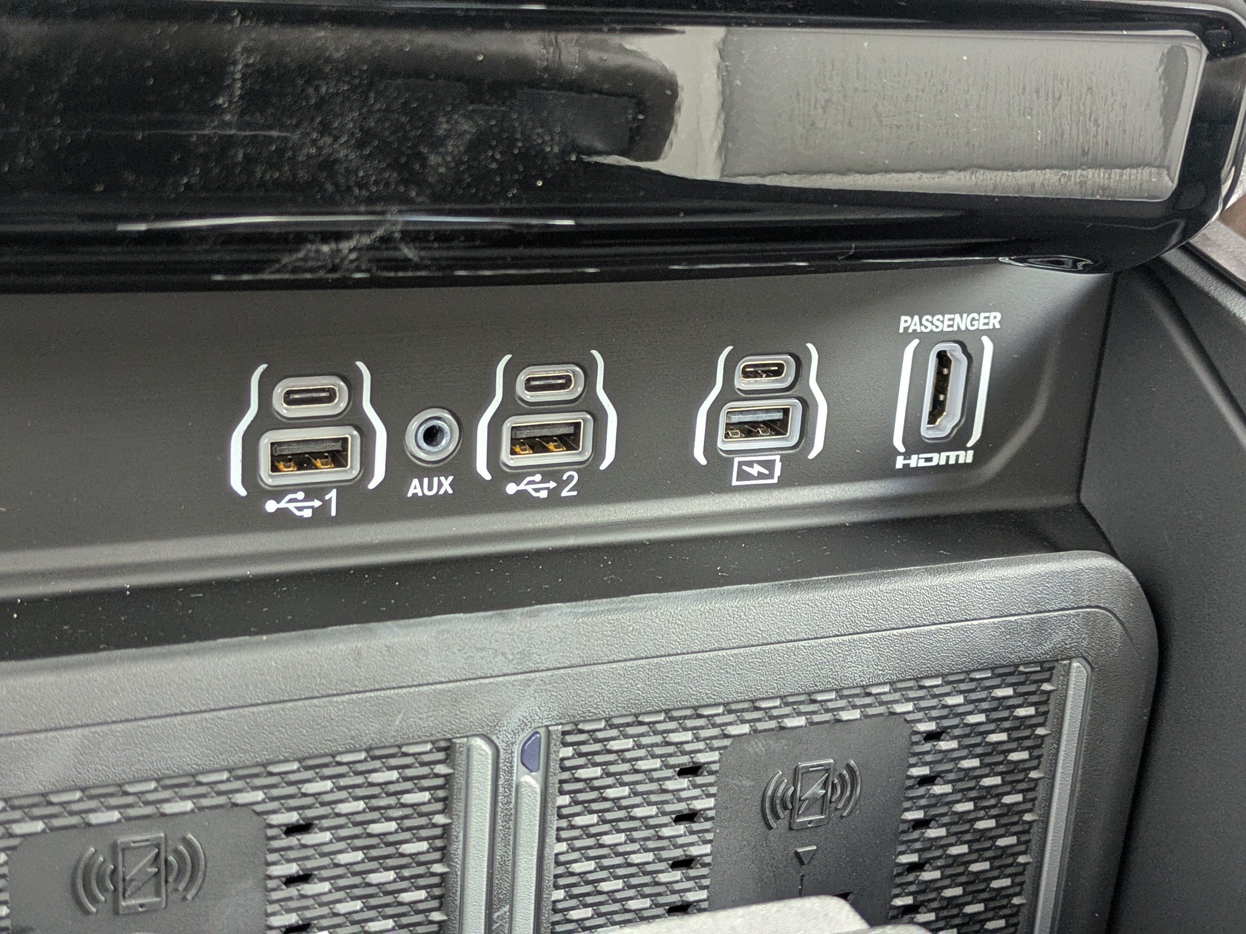 Used 2026 RAM 1500 Laramie w/ Advanced Safety Group II AWD/4WD image 30