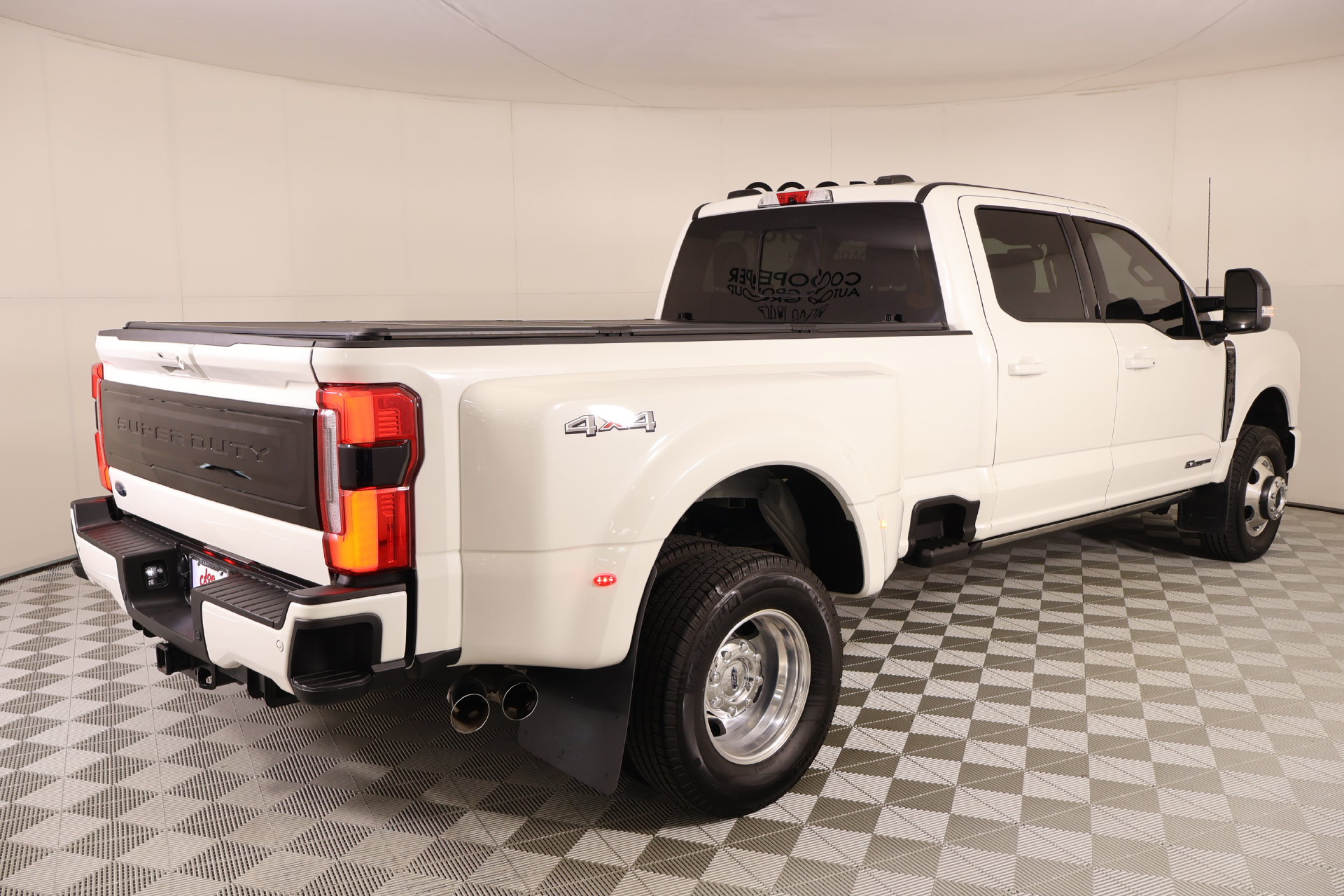 Used 2025 Ford F350 Platinum AWD/4WD image 21