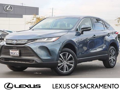 Used 2024 Toyota Venza LE image 1