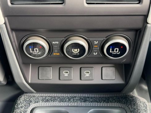 Certified 2025 Land Rover Defender 130 X-Dynamic SE image 12