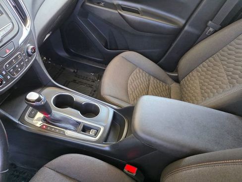 Used 2019 Chevrolet Equinox LT AWD/4WD image 29