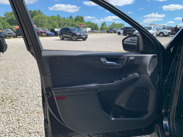 Used 2023 Ford Escape Platinum AWD/4WD image 27