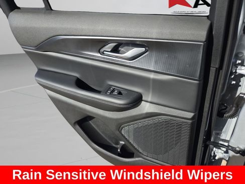 New 2025 Jeep Grand Cherokee Altitude RWD image 17