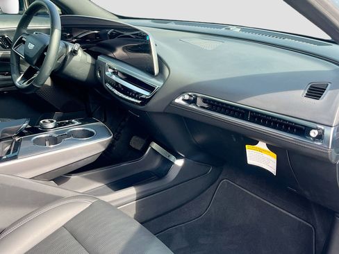 Used 2025 Cadillac Lyriq Sport RWD image 32