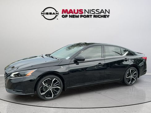 Certified 2025 Nissan Altima 2.5 SR FWD image 4
