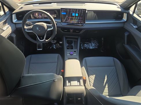 New 2026 Volkswagen Tiguan SE R-Line image 10