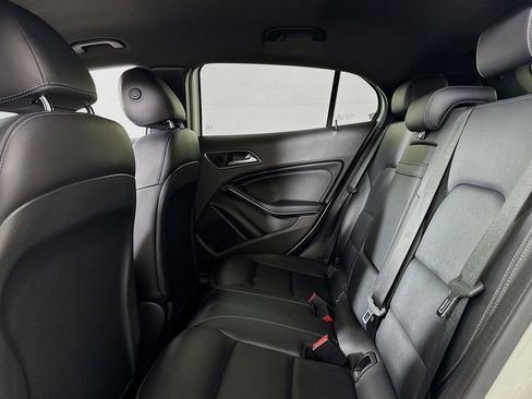 Used 2018 Mercedes-Benz GLA 250 image 7