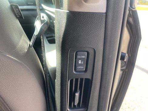 Used 2021 Honda Odyssey EX-L image 27