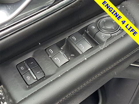 Used 2024 Chevrolet Suburban Premier image 19