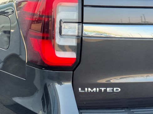 Used 2024 Ford Expedition Limited AWD/4WD image 30