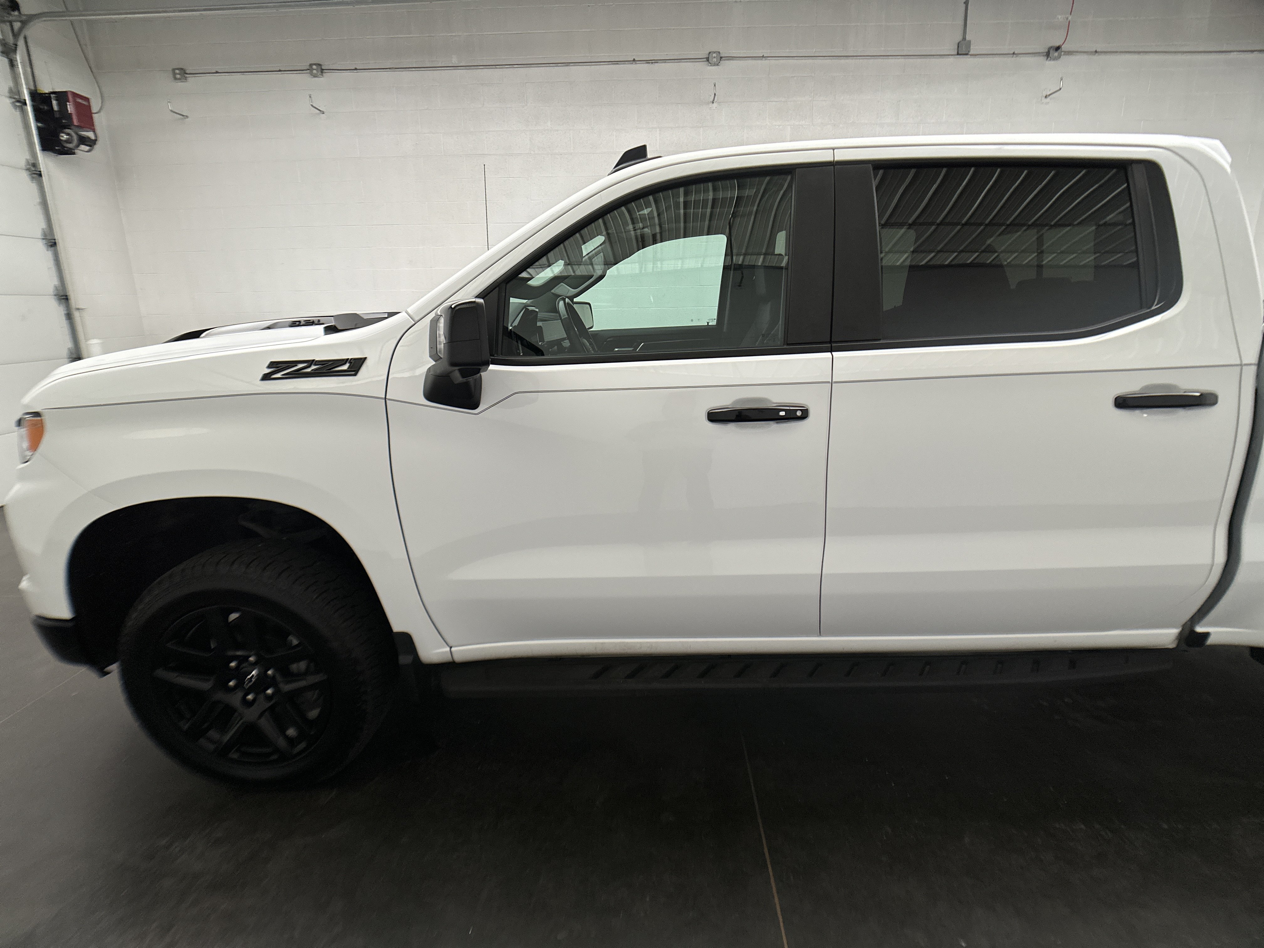 Used 2024 Chevrolet Silverado 1500 LT Trail Boss w/ LT Trail Boss Premium Package AWD/4WD image 7