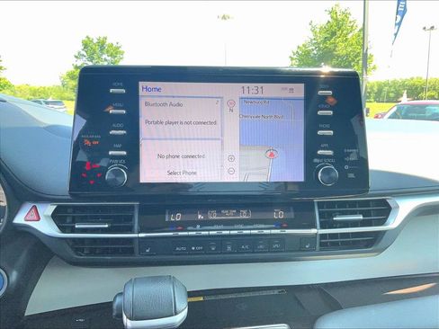 Used 2021 Toyota Sienna XLE w/ XLE Plus Package FWD image 32