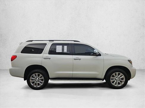 Used 2016 Toyota Sequoia Platinum AWD/4WD image 4